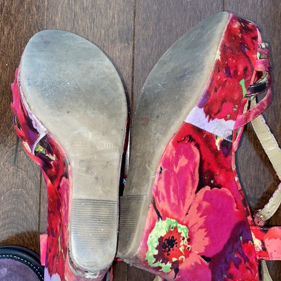 Call It Spring Chunky 90s Floral Wedge Platform Sandals - Picture 5 of 11